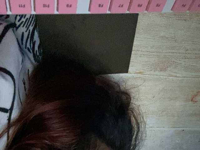 Rainie live cam preview