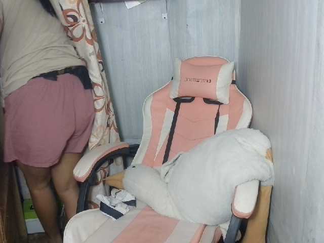 Asiankitties live webcam show