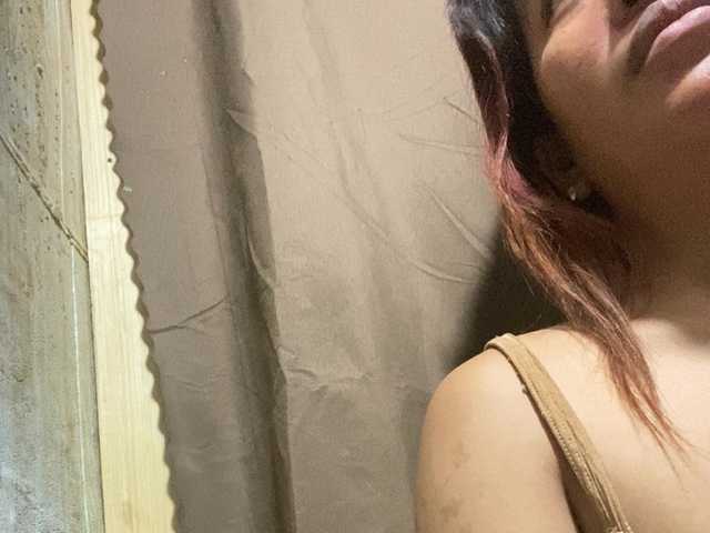 Rainie live cam preview