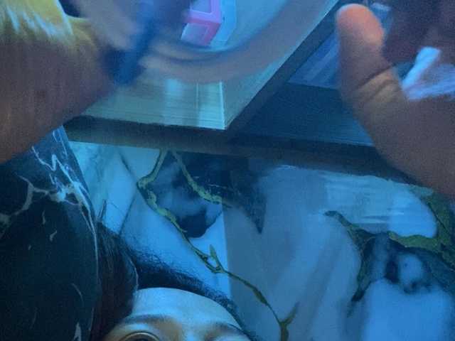 Rainie live cam preview
