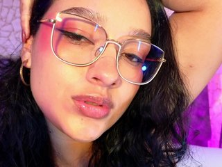 Emily-Foxyy Porn Show
