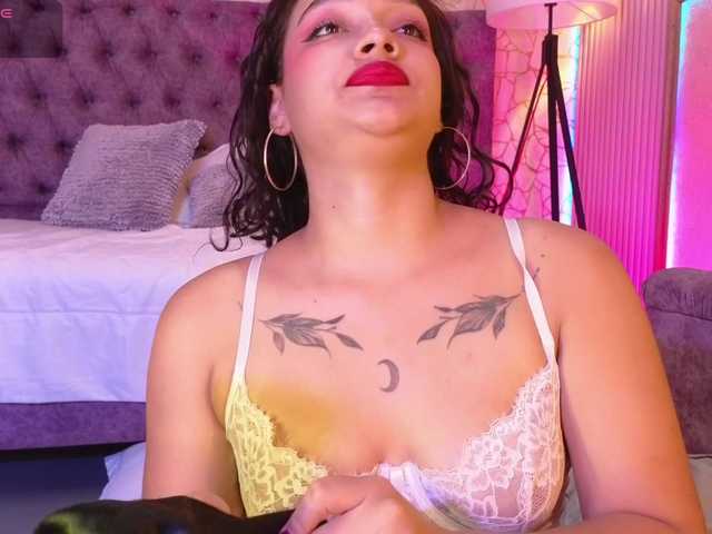 Emily-Foxyy