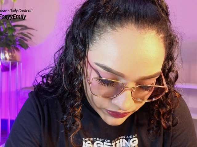 Emily-Foxyy's BongaCams show and profile