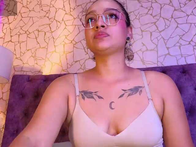Emily-Foxyy