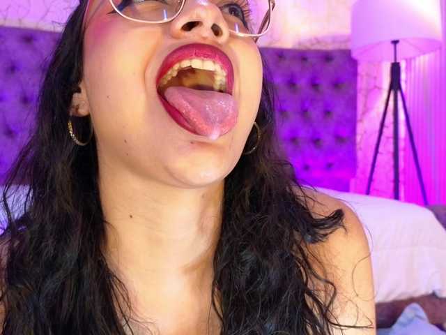 Emily-Foxyy