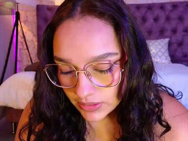 Emily-Foxyy