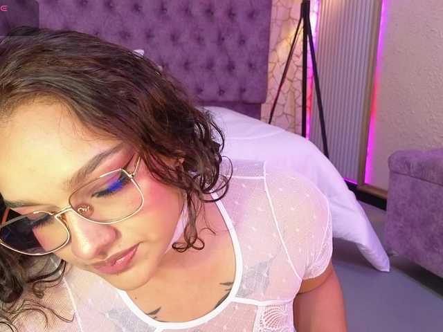 Emily-Foxyy