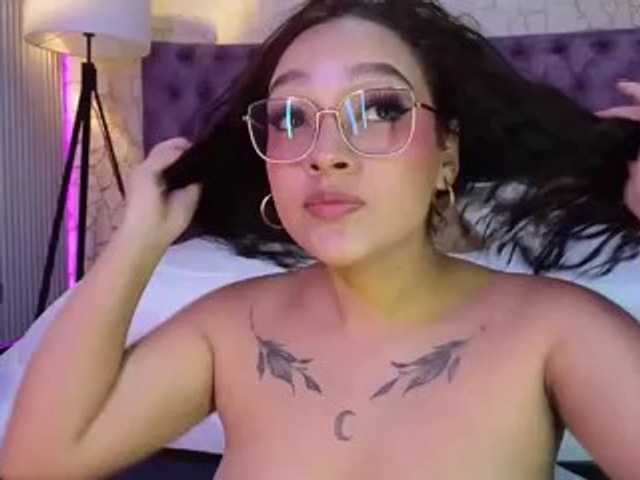 Emily-Foxyy