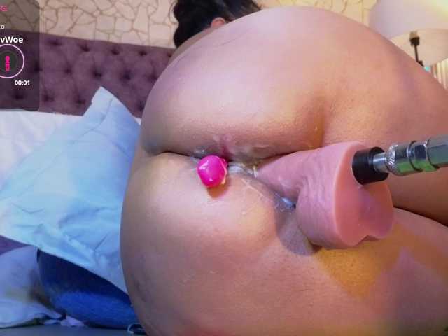 Emily-Foxyy live cam on BongaCams