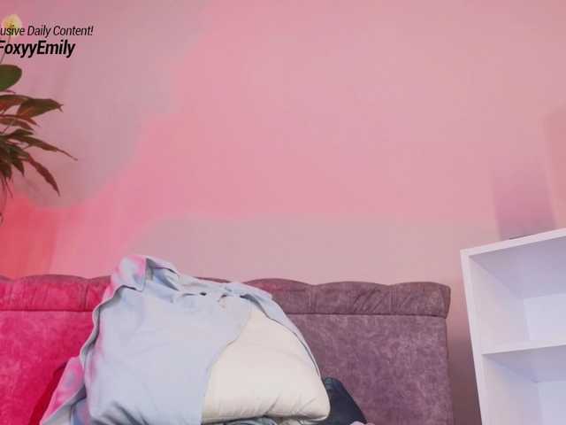 Emily-Foxyy's BongaCams show and profile