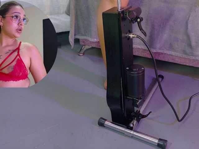 Emily-Foxyy