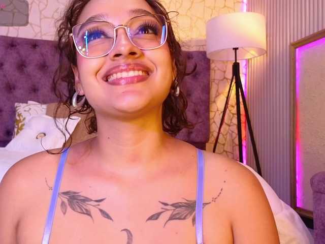 Emily-Foxyy