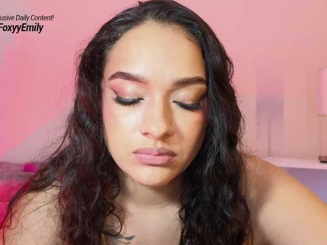 Emily-Foxyy's BongaCams show and profile