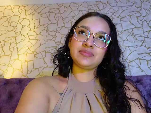 Emily-Foxyy