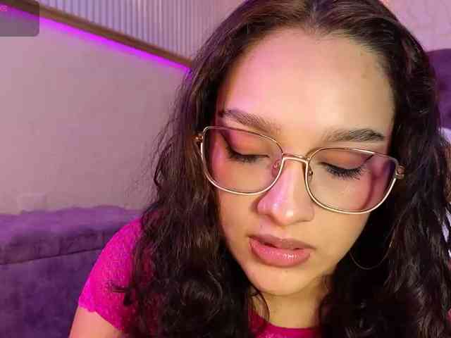 Emily-Foxyy
