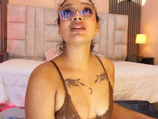 Emily-Foxyy