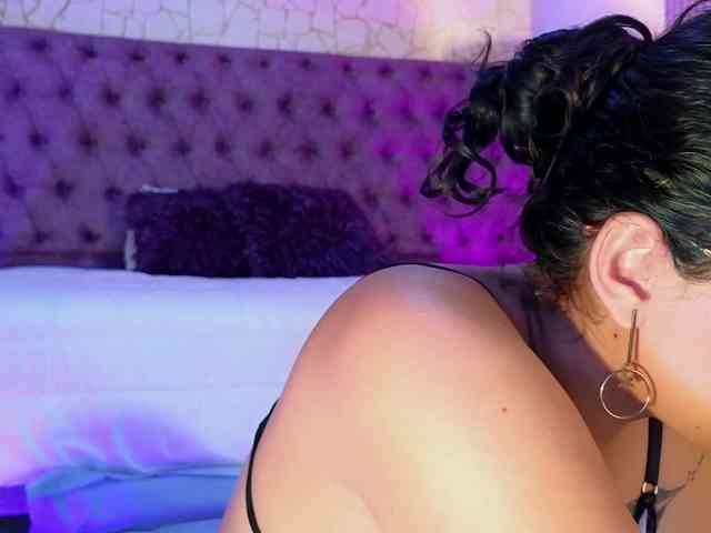 Emily-Foxyy webcam