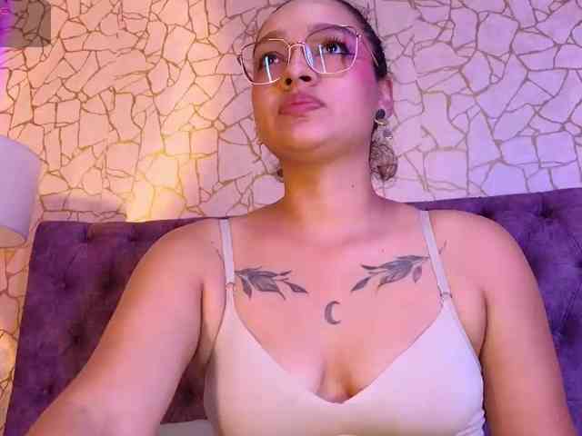 Emily-Foxyy