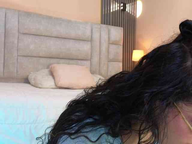 Emily-Foxyy webcam