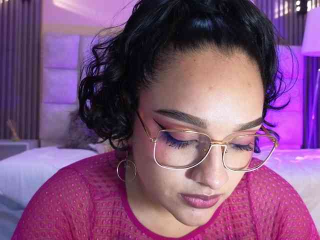 Emily-Foxyy webcam