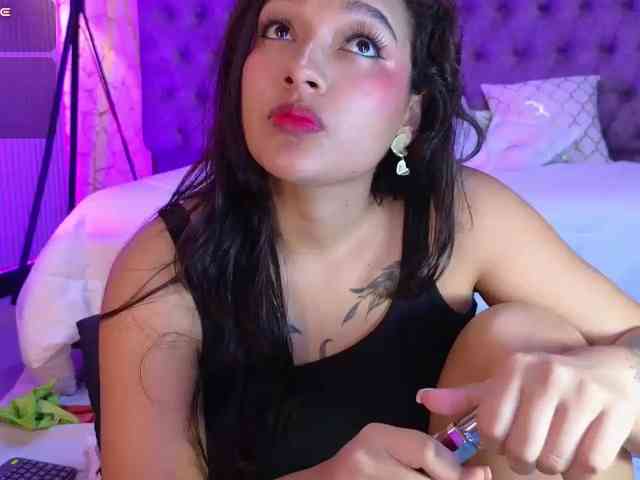 Emily-Foxyy