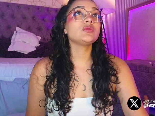 Emily-Foxyy webcam