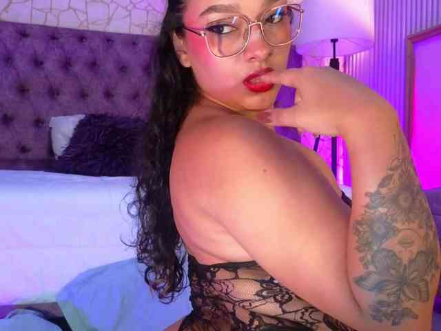 Emily-Foxyy webcam