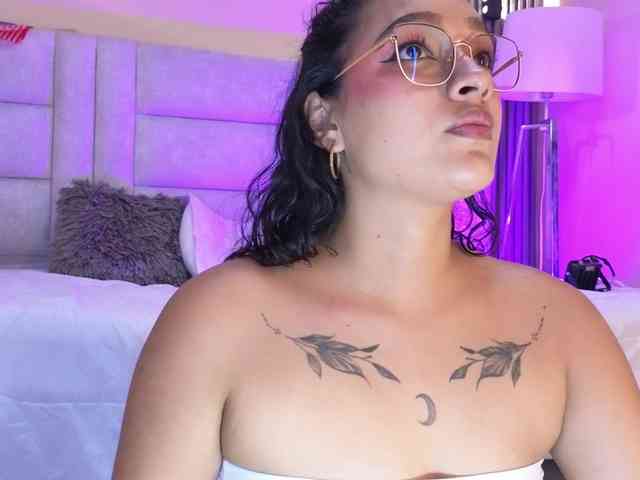 Emily-Foxyy Emily-Foxyy