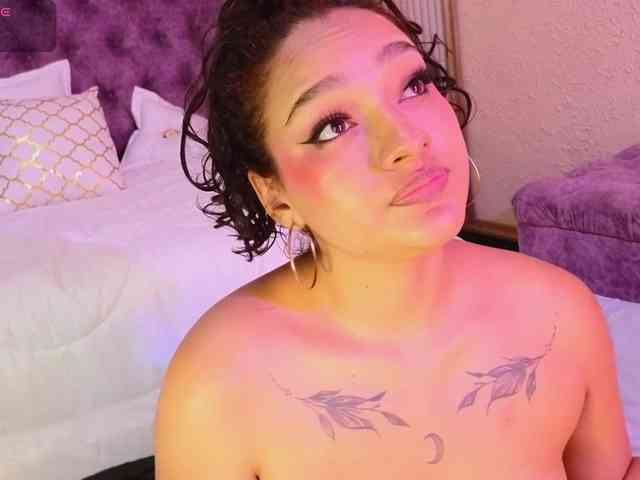 Emily-Foxyy