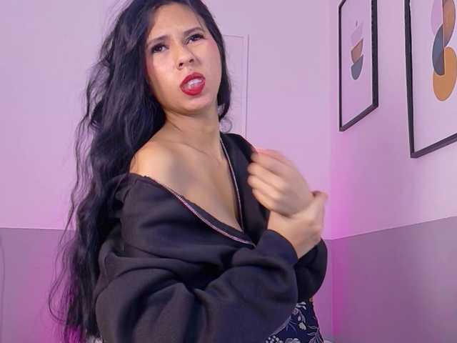 skinnyprinces live cam on BongaCams