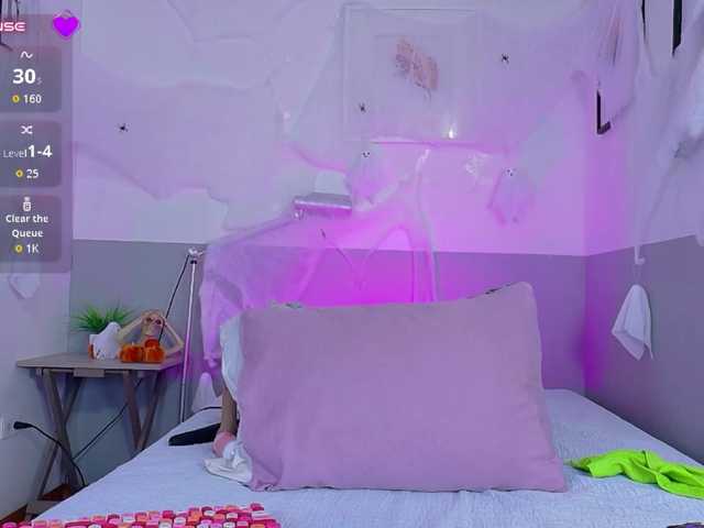 skinnyprinces live cam on BongaCams