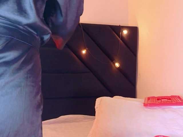 skinnyprinces live cam on BongaCams