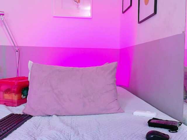 skinnyprinces live cam on BongaCams