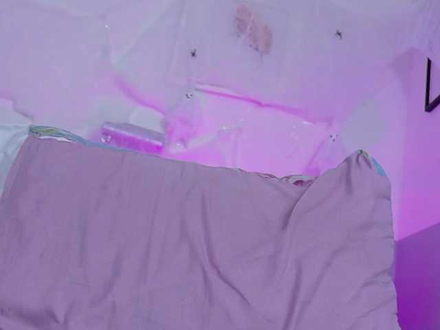 skinnyprinces live cam on BongaCams