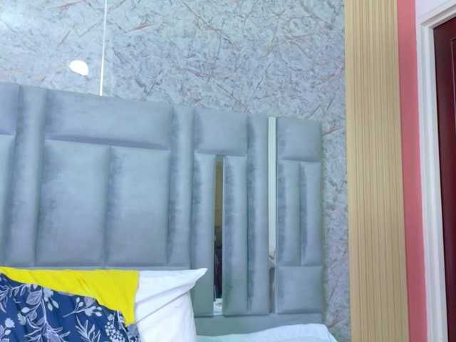 skinnyprinces — live female cam