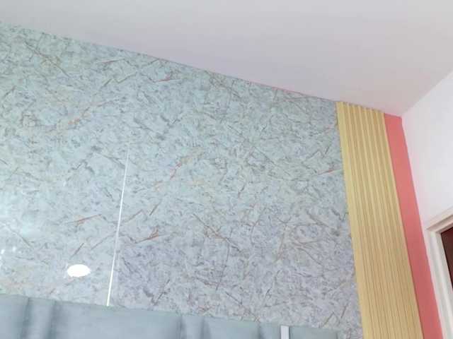 skinnyprinces — live female cam