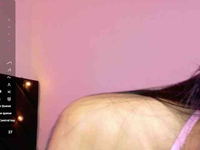 skinnyprinces Live Webcam on BongaCams