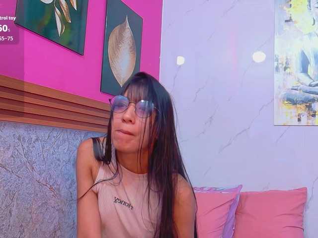 littleeemiily live cam on BongaCams