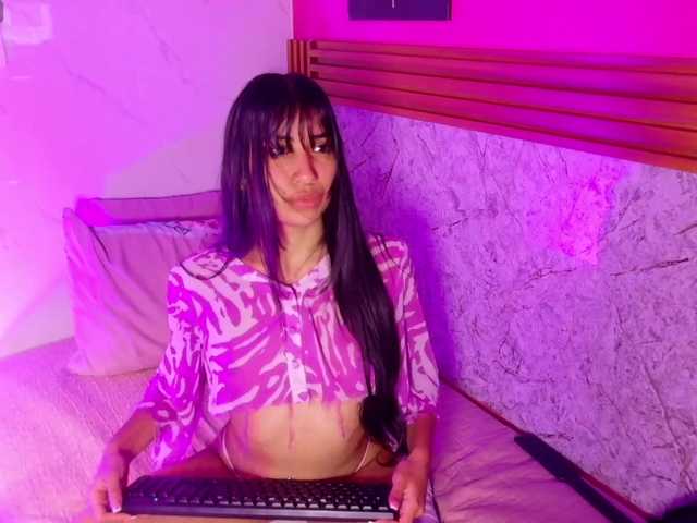 littleeemiily live cam on BongaCams