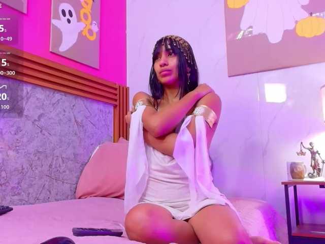le modèle littleeemiily est en webcam porno dans un show sur le site bongacams, il possède les tags suivants: Latino/Hispanic,Brunette,Shaved