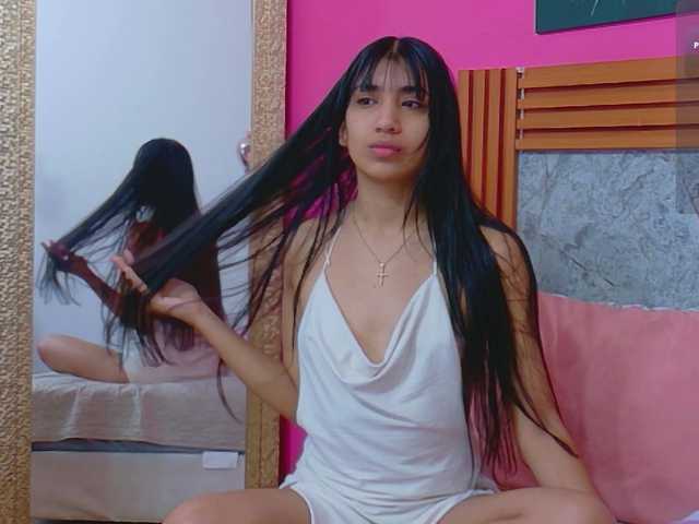 littleeemiily live cam on BongaCams