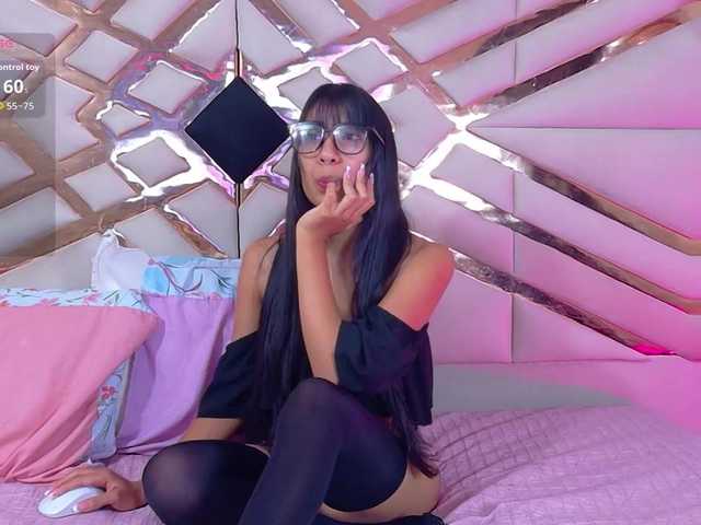 littleeemiily live cam on BongaCams