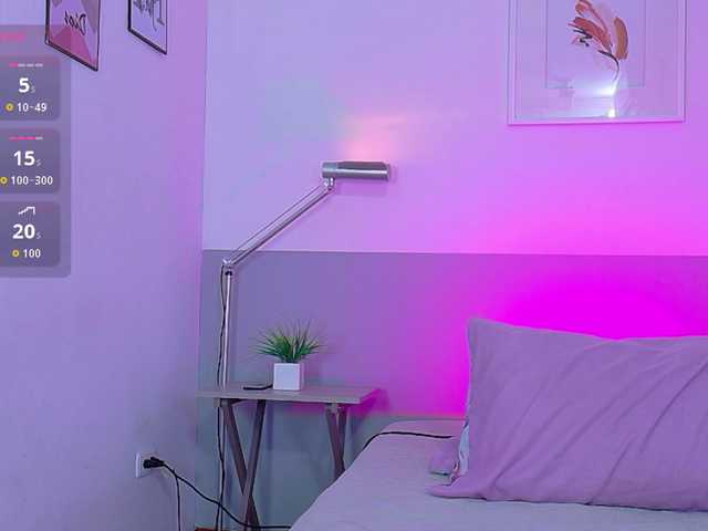 littleeemiily live webcam show