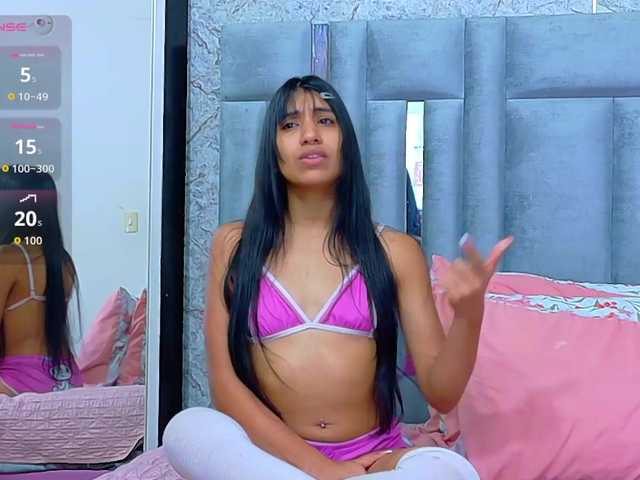 littleeemiily live cam on BongaCams