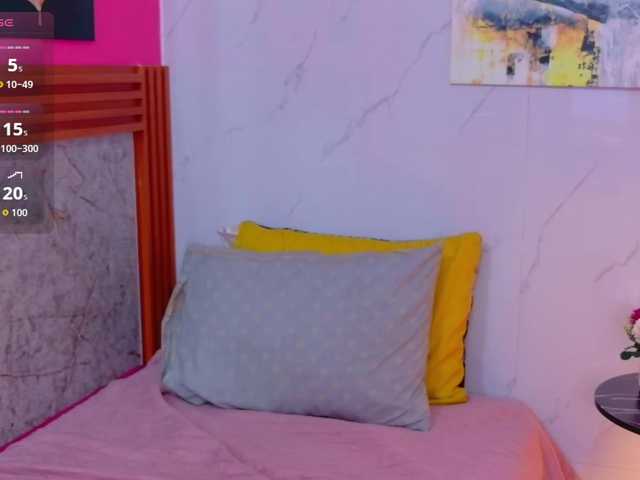 littleeemiily live webcam show