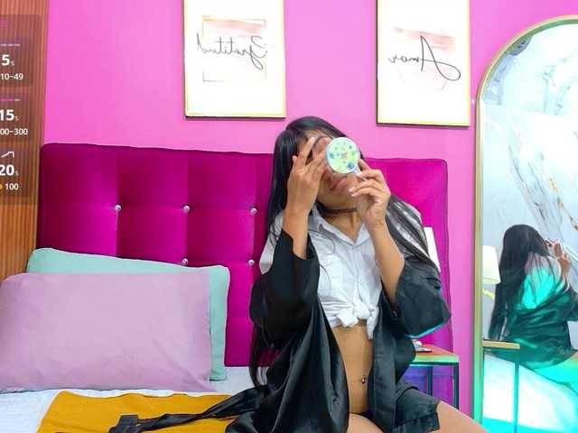 littleeemiily live webcam show