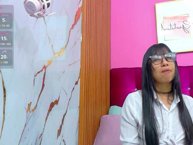 littleeemiily live webcam show