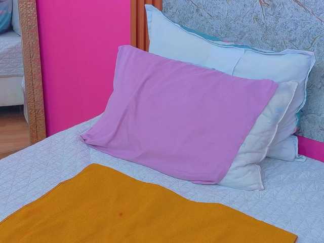 littleeemiily's BongaCams show and profile