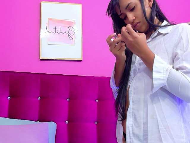 littleeemiily live webcam show