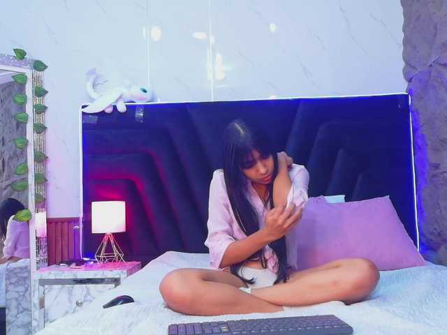 littleeemiily live cam on BongaCams